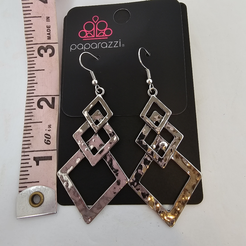 Earrings - Picture 3 of 5